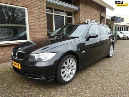 BMW 3-serie Touring 320d Business Line Automaat  Navi