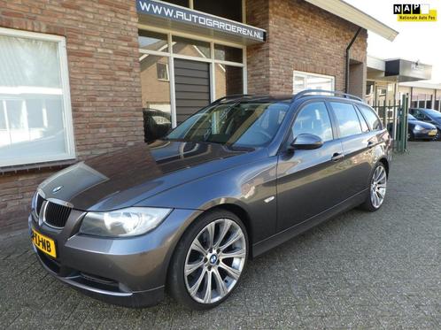 BMW 3-serie Touring 320i Business Line Leder  Navi  Dealer