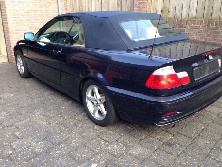 BMW 318CI Cabrio E46 2002 blauw metalic met werk 