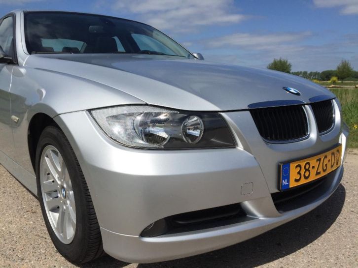 BMW 320 d High Executive  Navi  Leder  Schuifkanteldak