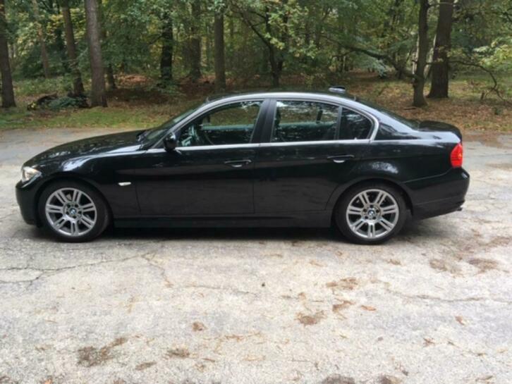 BMW 320d 200 pk ZWART 2012