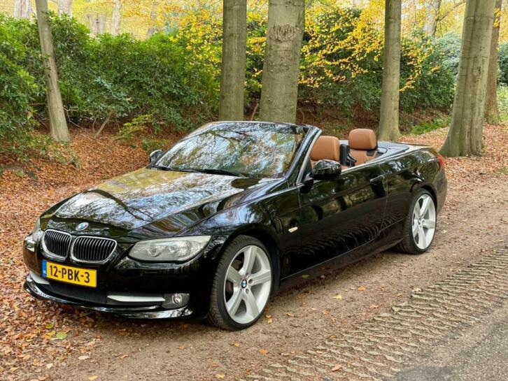 BMW 320i Cabrio LCI High Executive Aut in TOPSTAAT