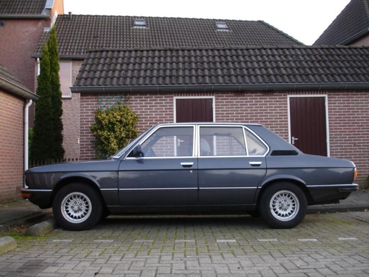 BMW 5-Serie 1.8 518 1981 Grijs