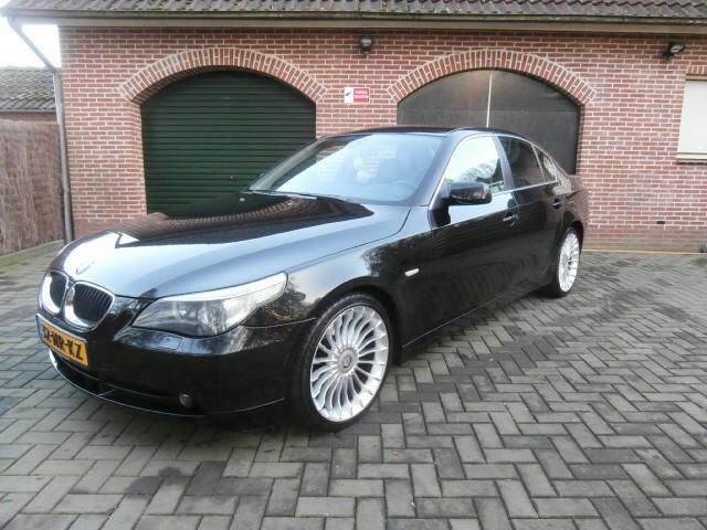 BMW 5-Serie 2.2 I 520 AUT 2004 Zwart