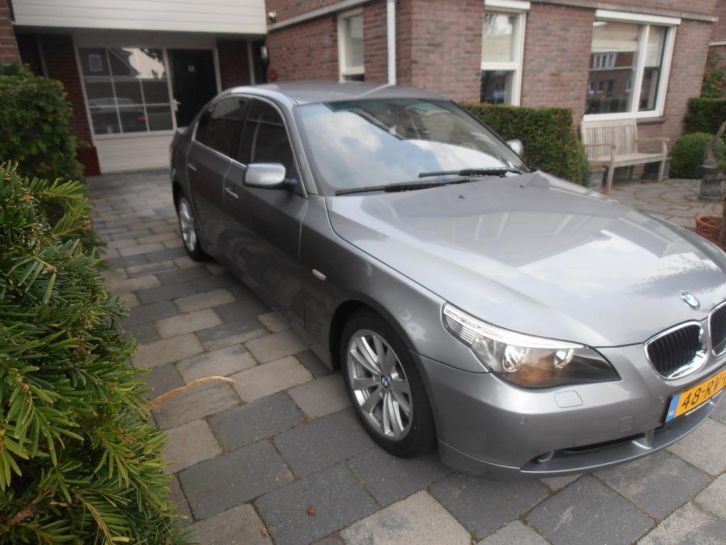 BMW 5-Serie 2.2 I 520 AUT 2006 Grijs Executive