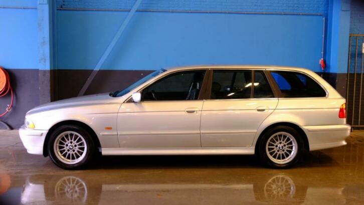 BMW 5-Serie 2.2 I 520 Touring AUT 2001 Grijs Yongtimer