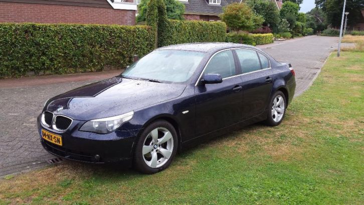 BMW 5-Serie 2.5 I 525 AUT 2004 Blauw