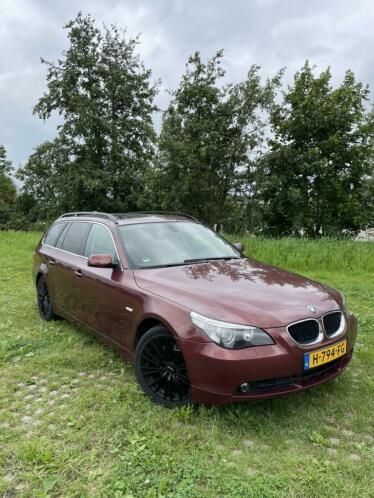 BMW 5-Serie 2.5 I 525 Touring AUT 2005 Rood