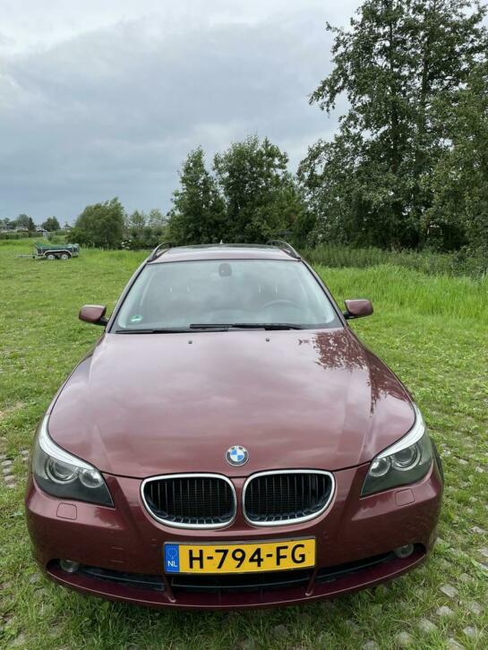 BMW 5-Serie 2.5 I 525 Touring AUT 2005 Rood