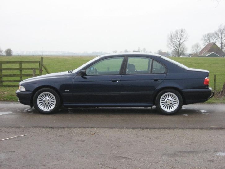 BMW 5-Serie 2.9 D 530 AUT 2000 Blauw, Leer