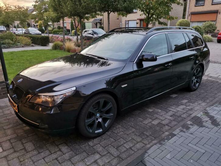 BMW 5-Serie 3.0 525D Touring AUT 2008 Zwart