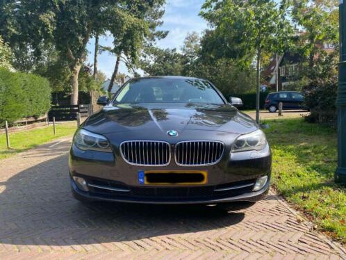 BMW 5-Serie 3.0 535I AUT  Sportonderstel 2010 Grijs