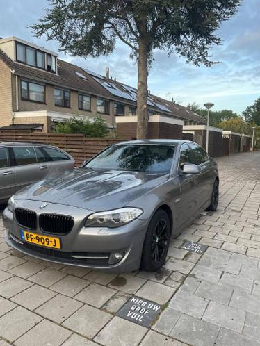 BMW 5-Serie 3.0 I 523 AUT 2010 Zilver of Grijs