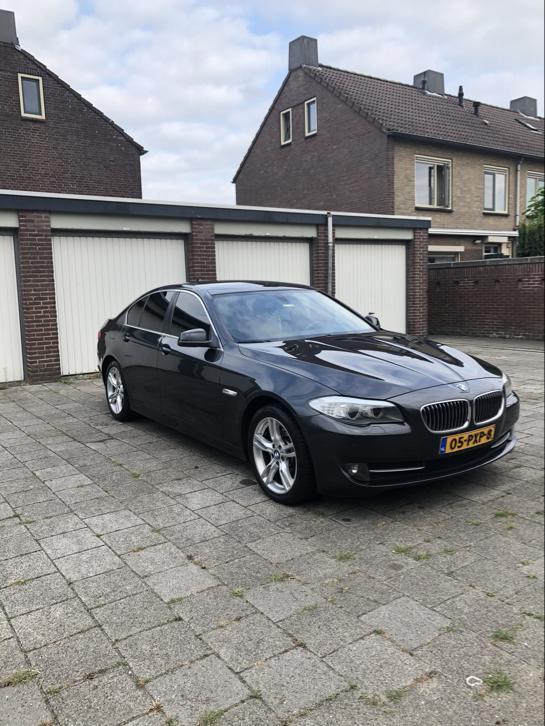 BMW 5-Serie 3.0 I 523 AUT 2011 Grijs