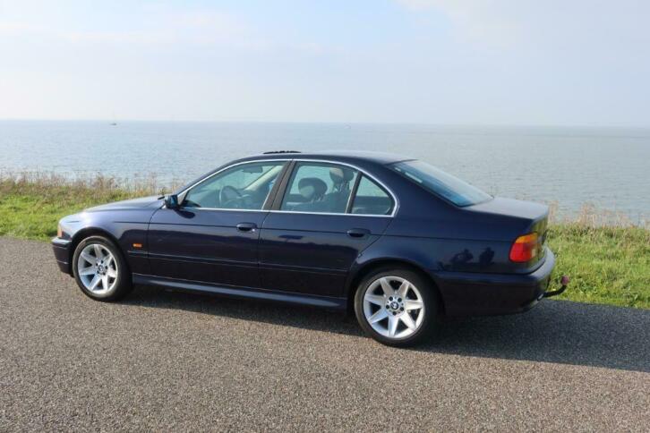 BMW 5-Serie 3.0 I 530 AUT 2000 Blauw
