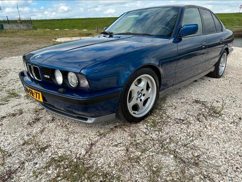 BMW 5-Serie 3.8 M5 U9 1992 Blauw