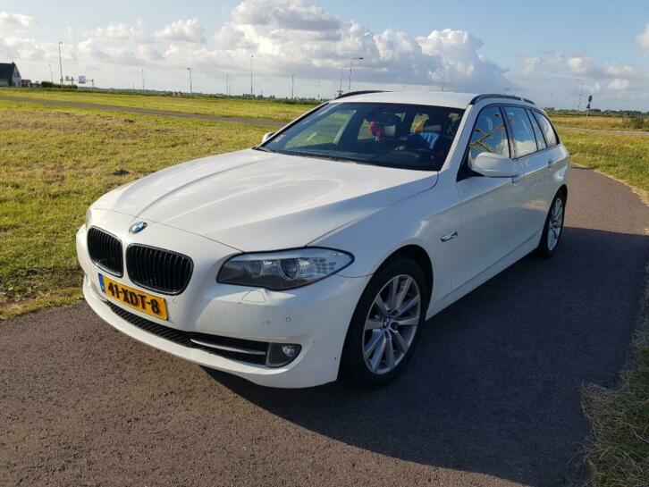 BMW 5-Serie 520I high ececutive.sport stoelen.grotenav 2012