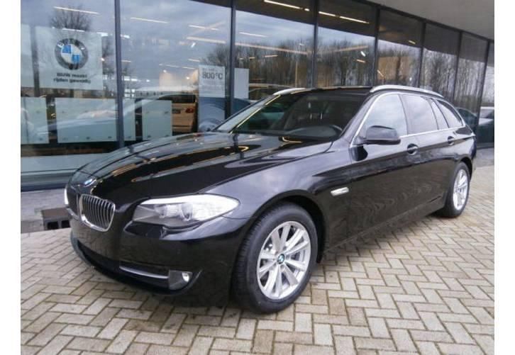 BMW 5-SERIE 523i Touring Aut.