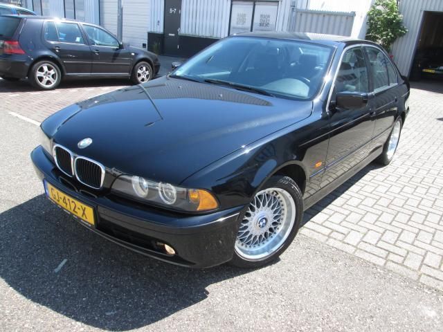 BMW 5-Serie 525i Lifestyle Ed.KM 149285 MET BOEKJE NIW GAS