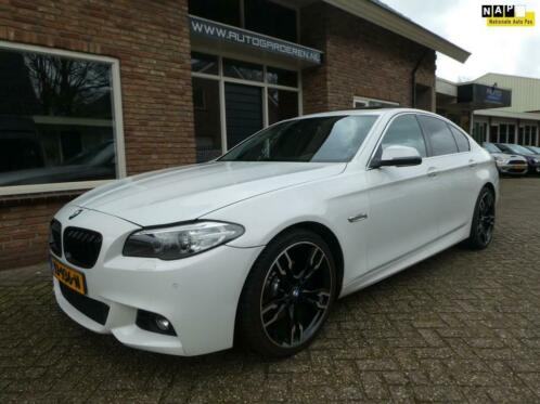 BMW 5-serie 528xi Luxury Edition Automaat  Leder  Schuifda