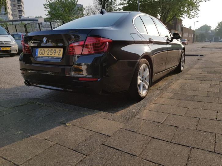 BMW 5-Serie High Executive 520D AUT 2015 Zwart M