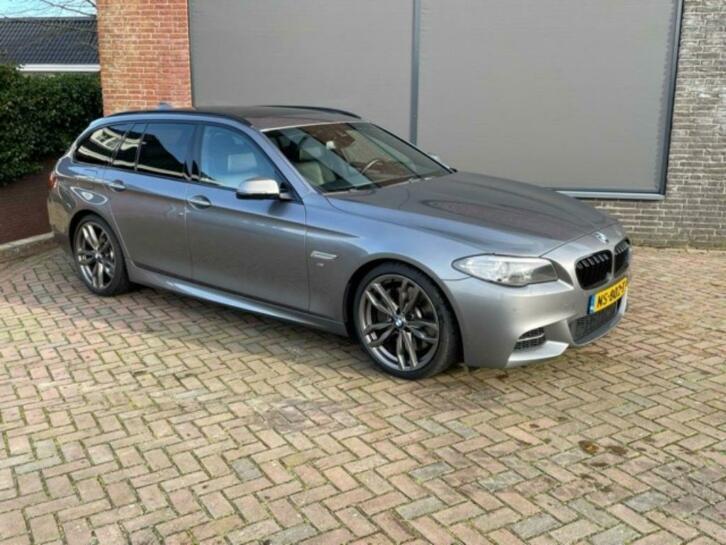 BMW 5-serie M550 d Touring Xdrive full options space grau