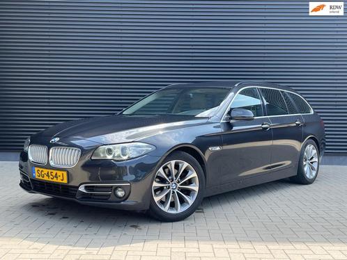 BMW 5-serie Touring 520d ExecutiveDigitalDashNaviLeer