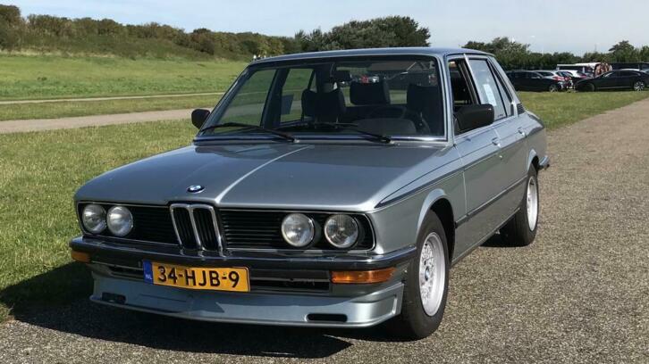BMW 5206 (E12) in zeer goede staat.