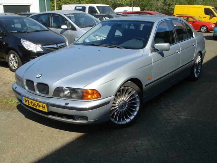 BMW 528i E39 1998