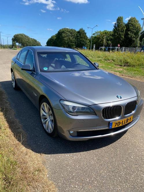 BMW 7-Serie 3.0 740D AUT 2010 Grijs