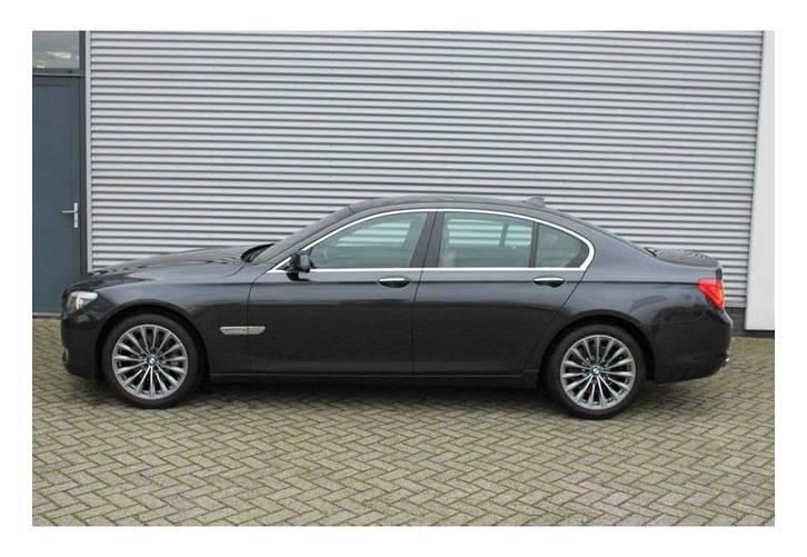 BMW 7-SERIE 740i Aut.