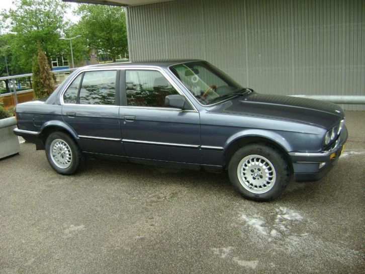 BMW e30 3-Serie 2.5 I 325 AUT 1986 Blauw