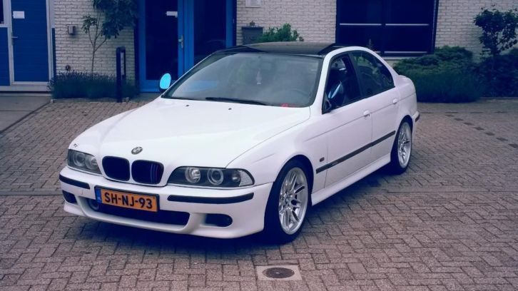 BMW E39 compleet orgineel M5 uitgevoerd 520i superstrak