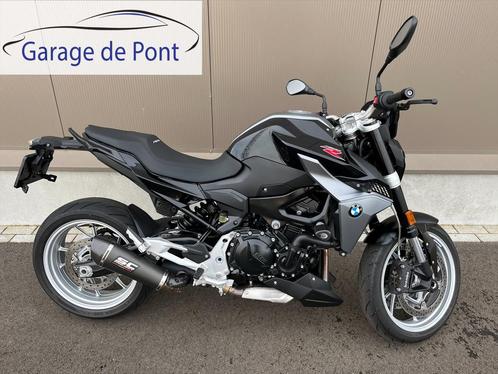 BMW F 900R 5.200km Met koffers en stuur verwarming.