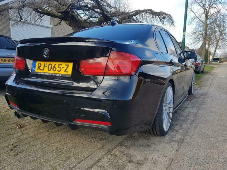 BMW f30 3.0 330D Xdrive AUT 2013 Zwart INRUIL mogelijk