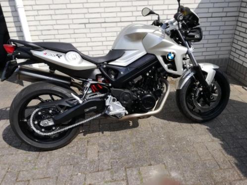 BMW f800r met weinig km.