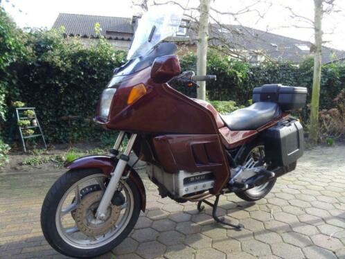 BMW K100 RT uit 1985 .