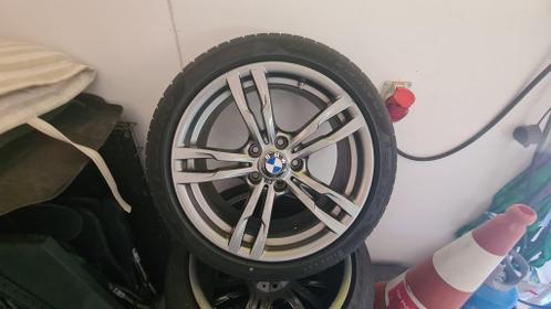 BMW M Gunmetal Grey met Pirelli 22545R18 Winterbanden