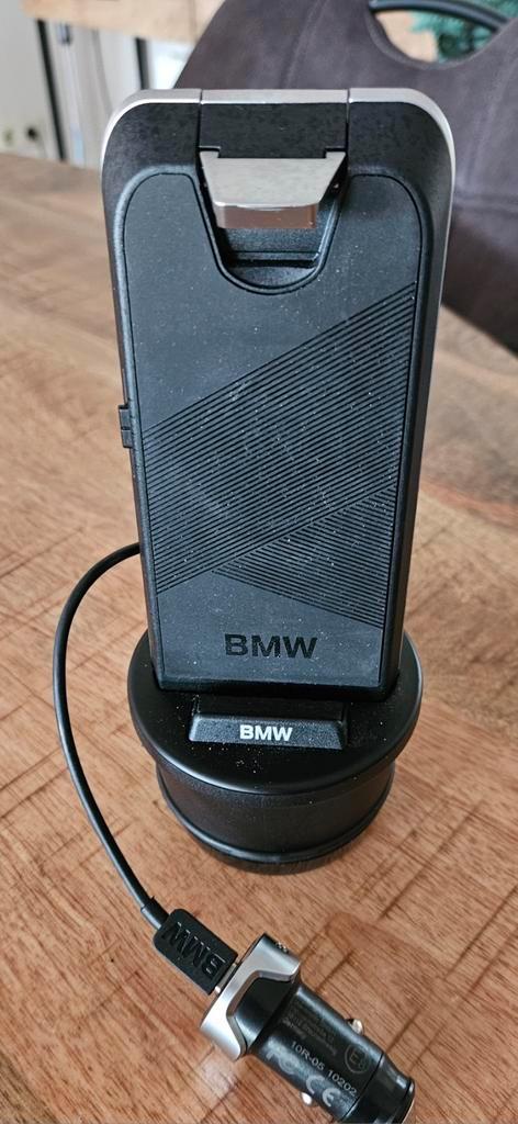 Bmw. Originele  telefoon laderhouder. Met powerbank