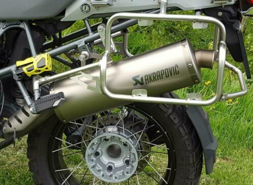 BMW R 1200 GS DOHC Akrapovic uitlaat.