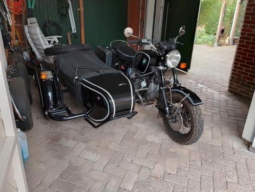 bmw r 60  dnepr zijspan 1976  L 4 e  op kenteken