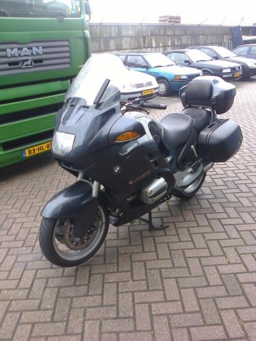 Bmw r1100 rt met werkzaamheden