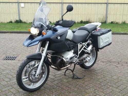 BMW R1200GS in zeer goede staat van onderhoud met kofferset.