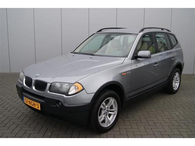 BMW X3 3.0D Executive Silbergrau (bj 2004, automaat)