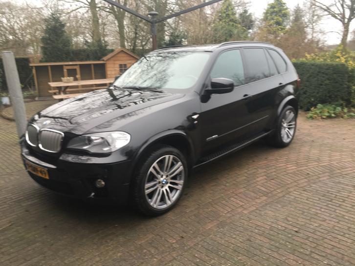 BMW X5 4.0d High executive M uitvoering nieuwprijs 130.000