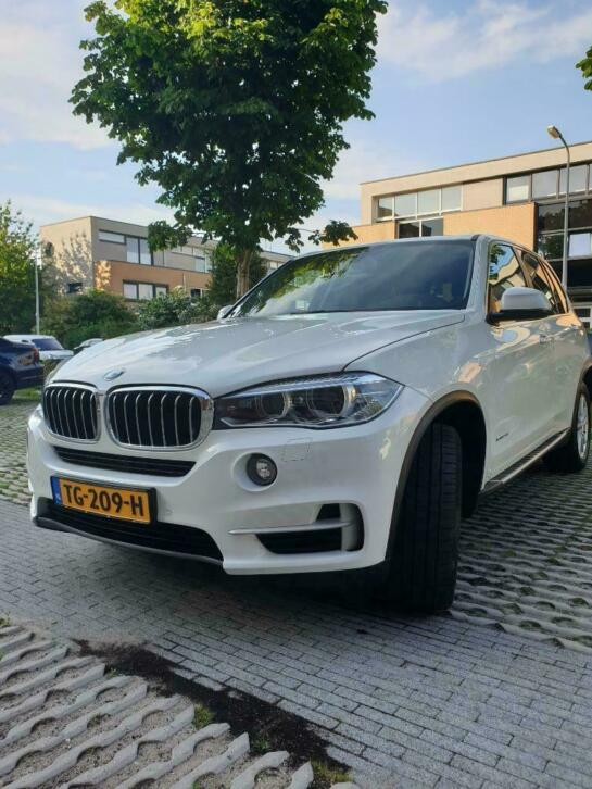 BMW X5 Xdrive Wit dealer onderhouden Panorama Dak BTW auto