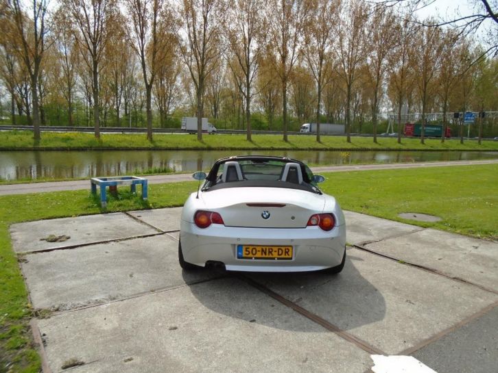 BMW Z4 2.2 I Roadster AUT 2004 Grijs