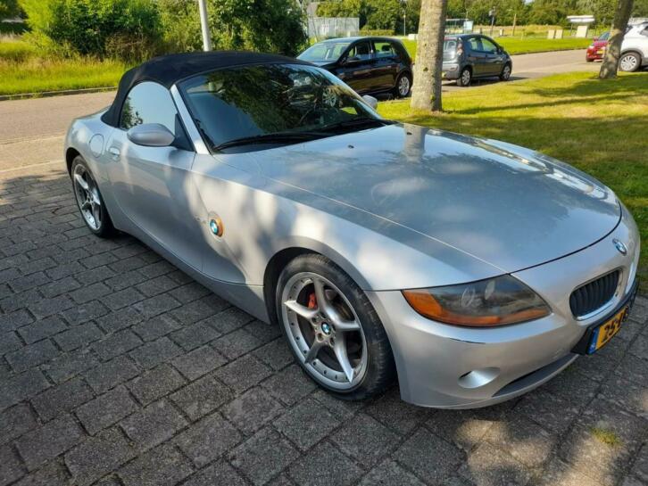 BMW Z4 2.5 I Roadster 2003 Grijs. Nieuwe APK