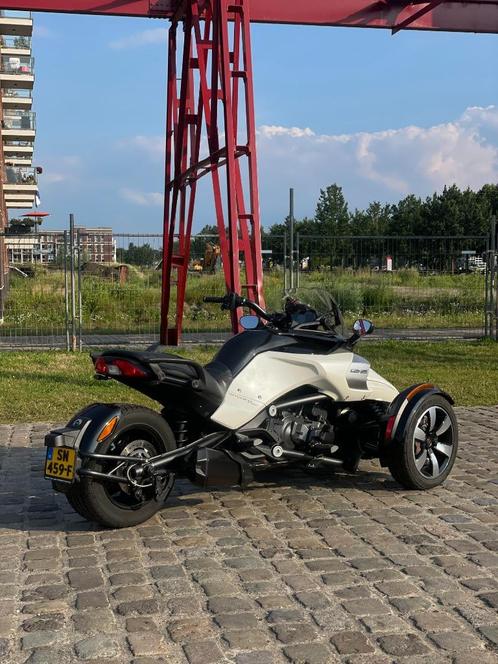 Bombardier R. Can-Am Tour Spyder F3S  Nieuwstaat  lage KM