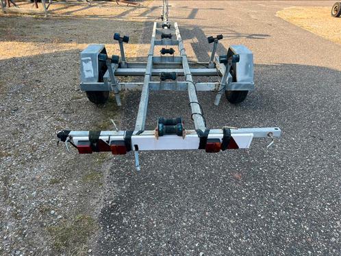 Boot kantel trailer geremd boottrailer kanteltrailer
